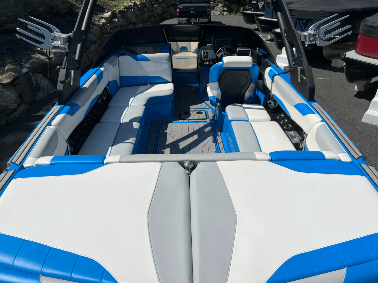 2019 Malibu 23 LSV