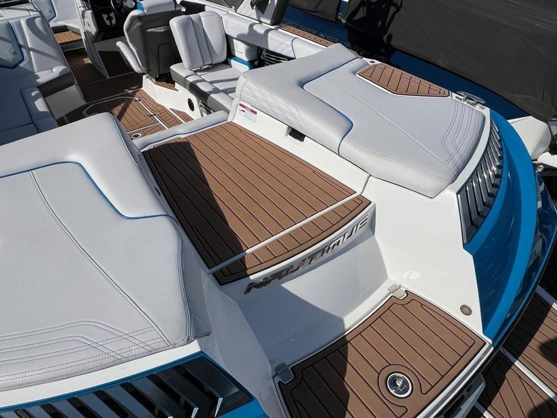 2017 Nautique G23