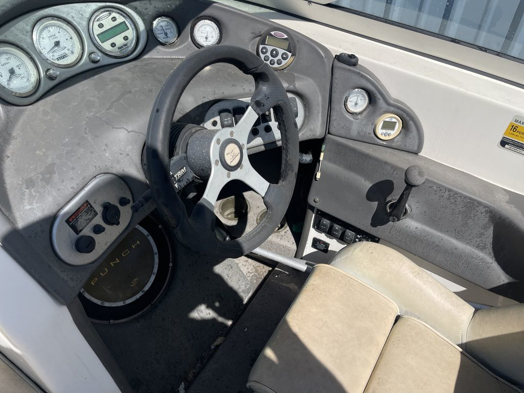 2004 MOOMBA LSV