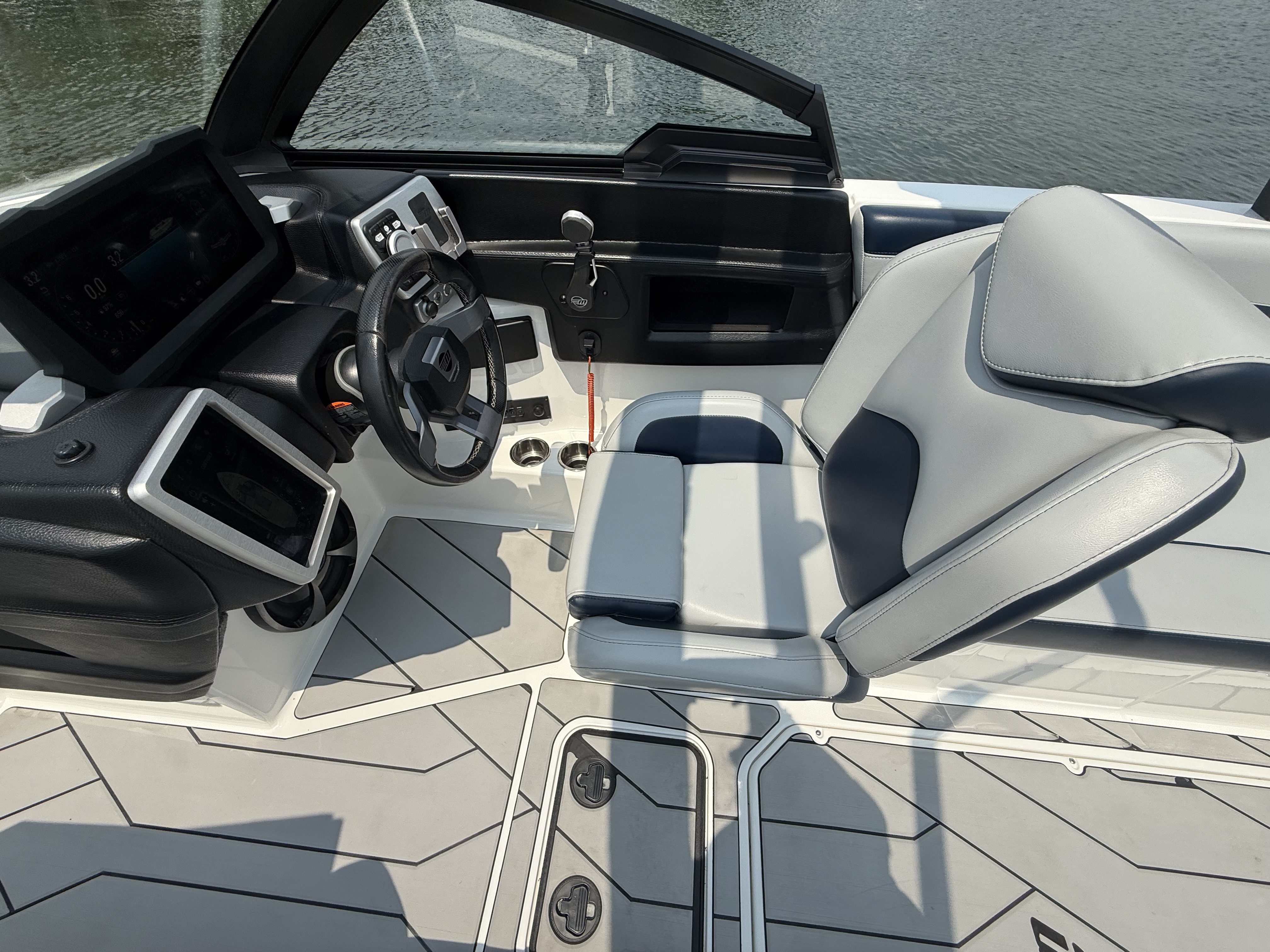 2021 Malibu 22LSV