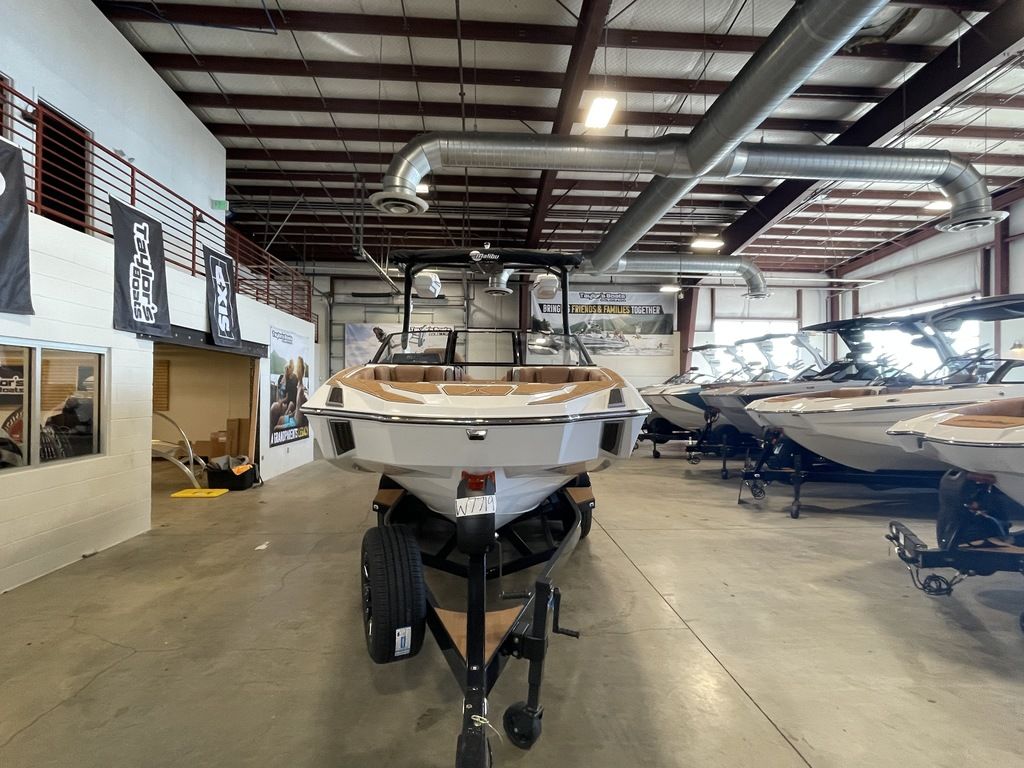 2025 Malibu Boats M230