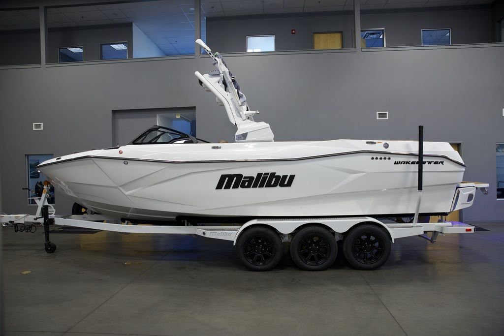 2025 Malibu Boats 26 LSV