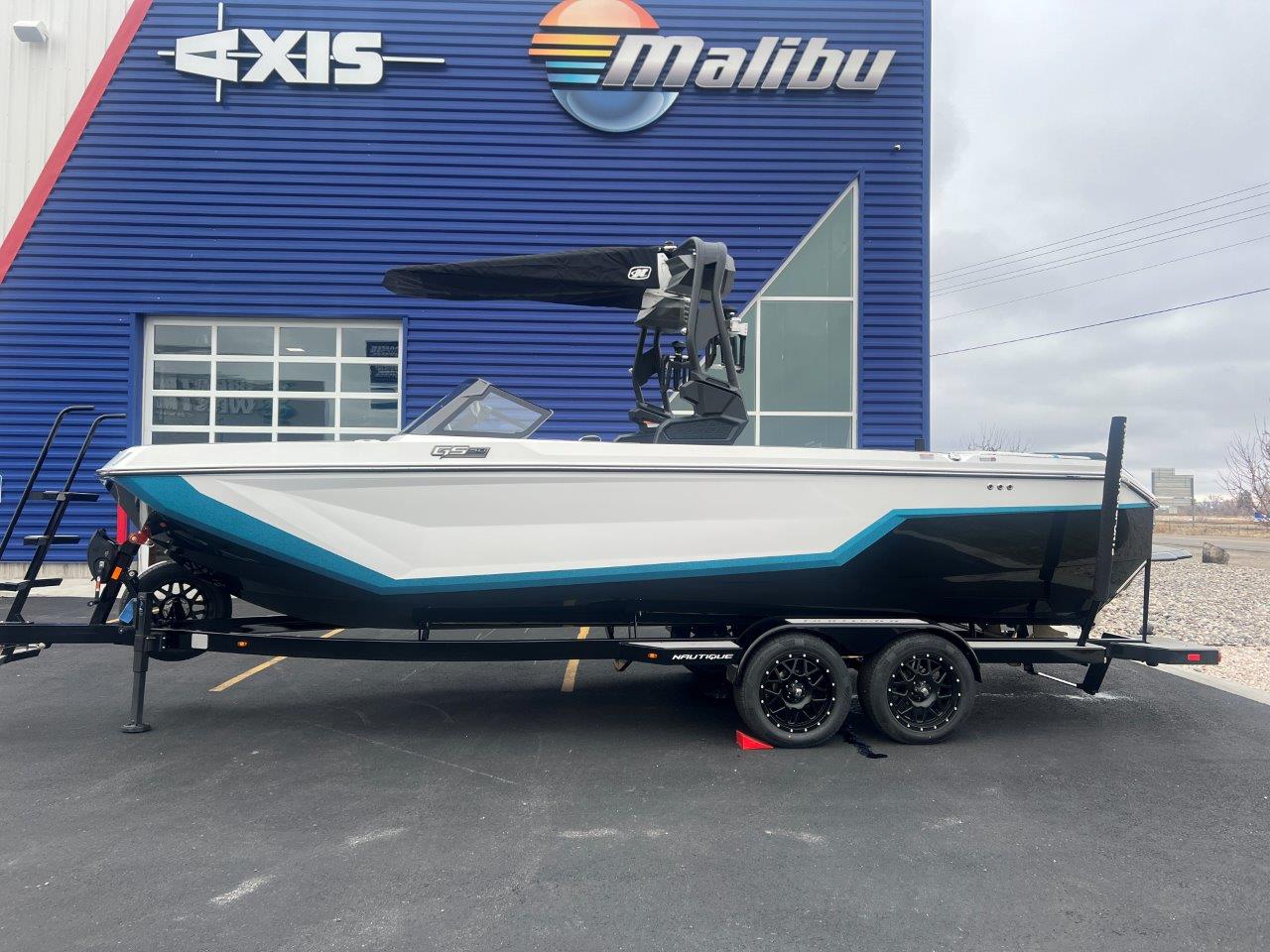 boat.Title