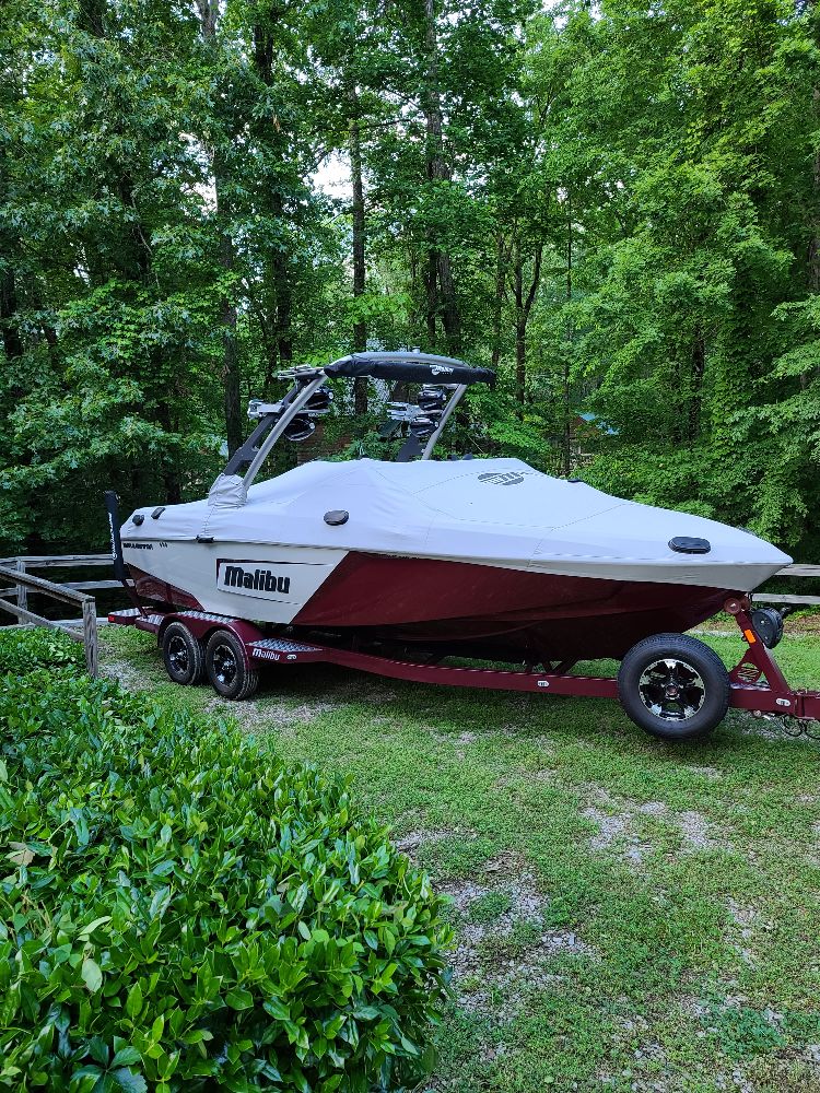 2018 Malibu 23 LSV