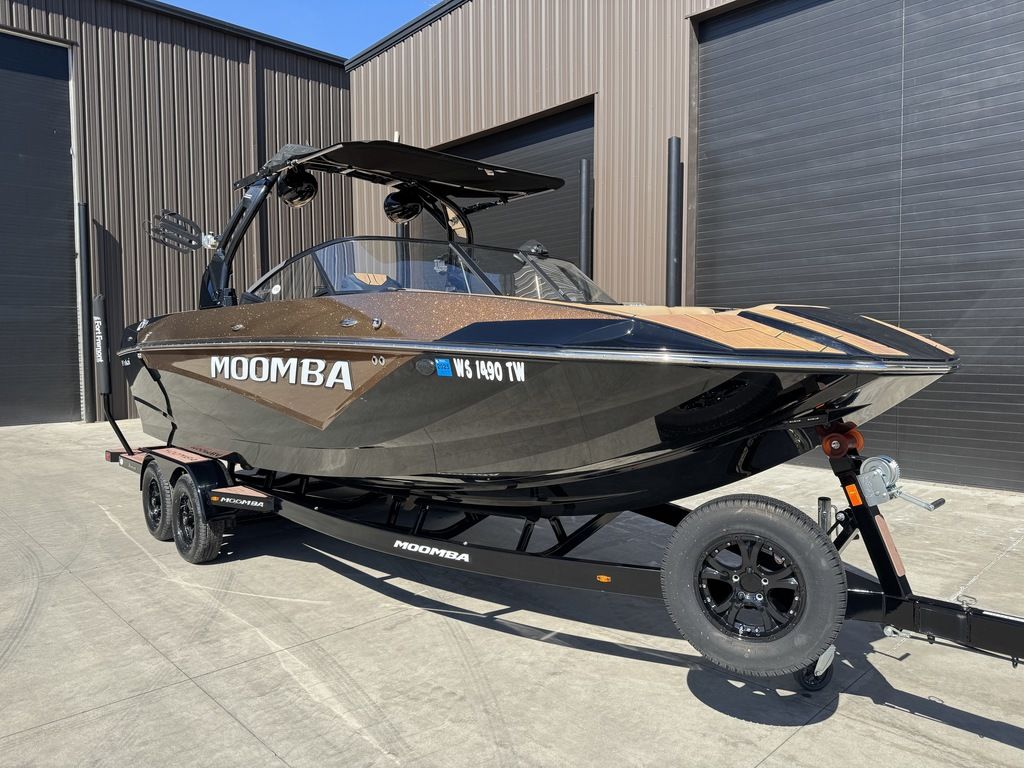 2022 MOOMBA Makai