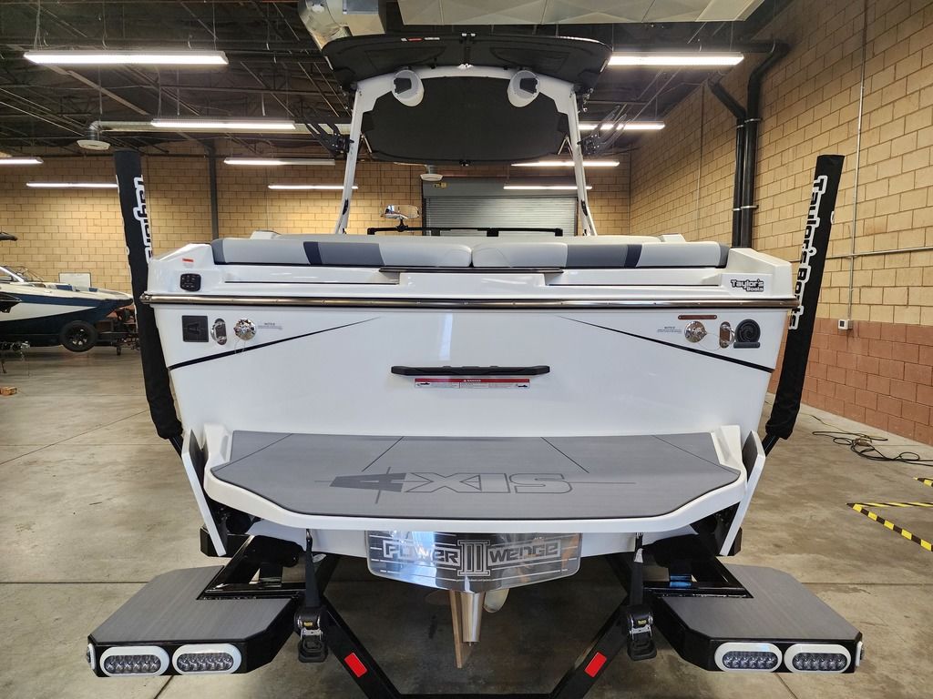 2025 Axis Wake Research T235