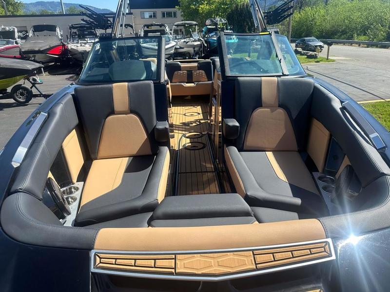 New 2024 MasterCraft X24