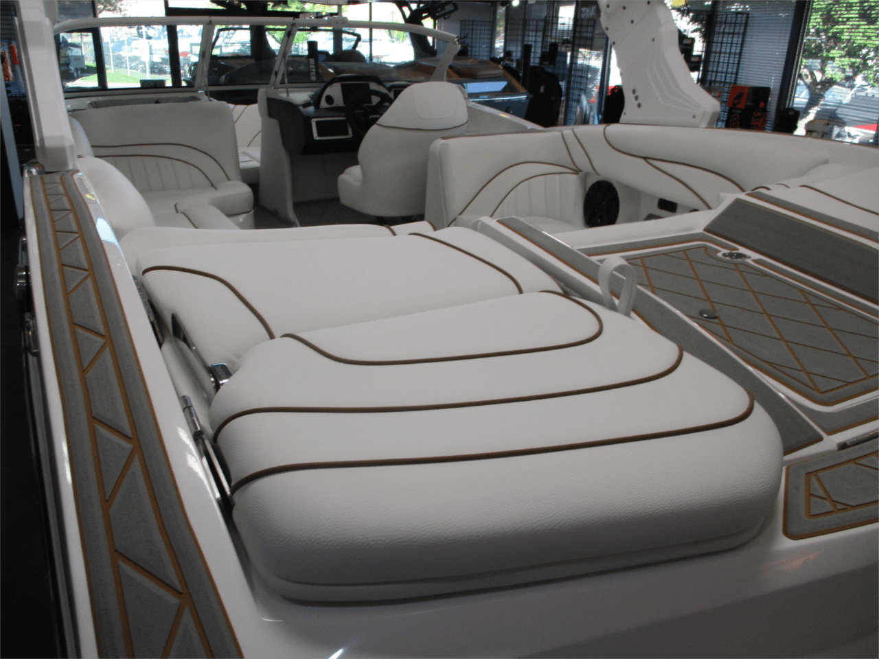 2025 MB SPORTS B52 23’ ALPHA