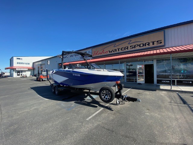 2022 Axis Wake Research T220