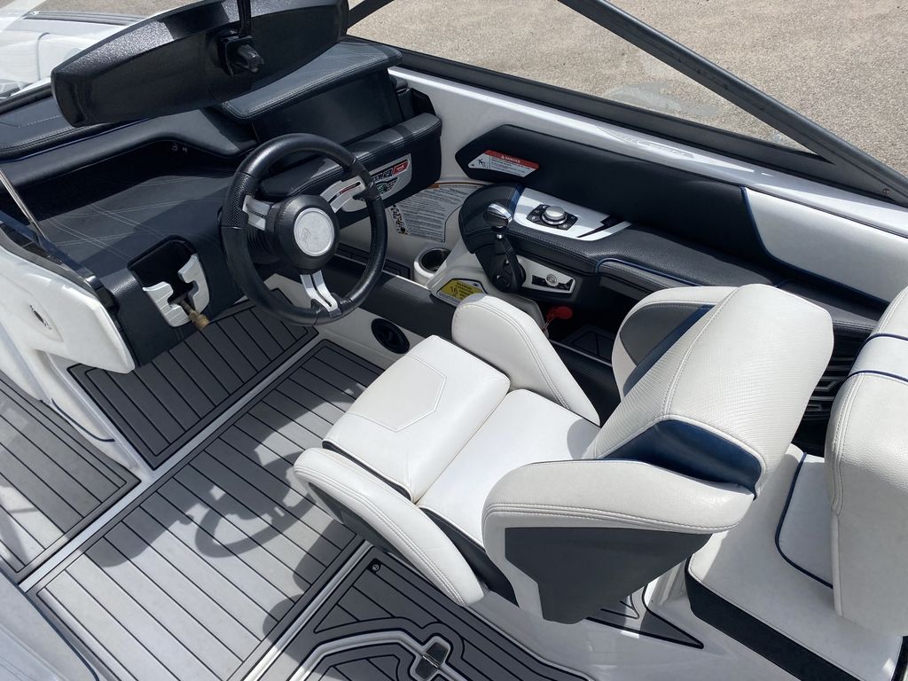 2018 Nautique G23