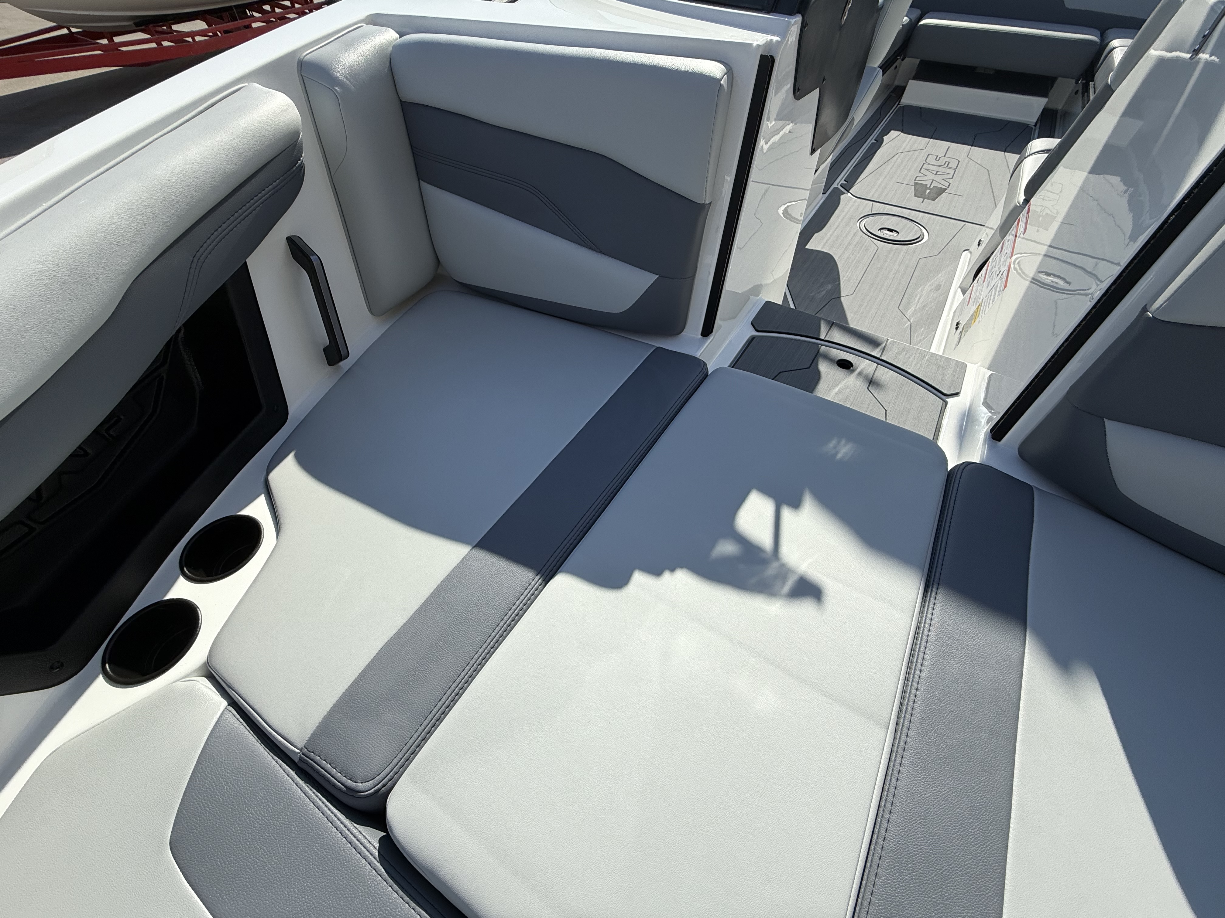 2025 Axis T235