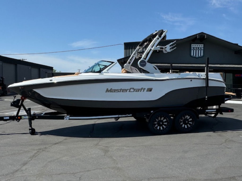 2024 Mastercraft XT23