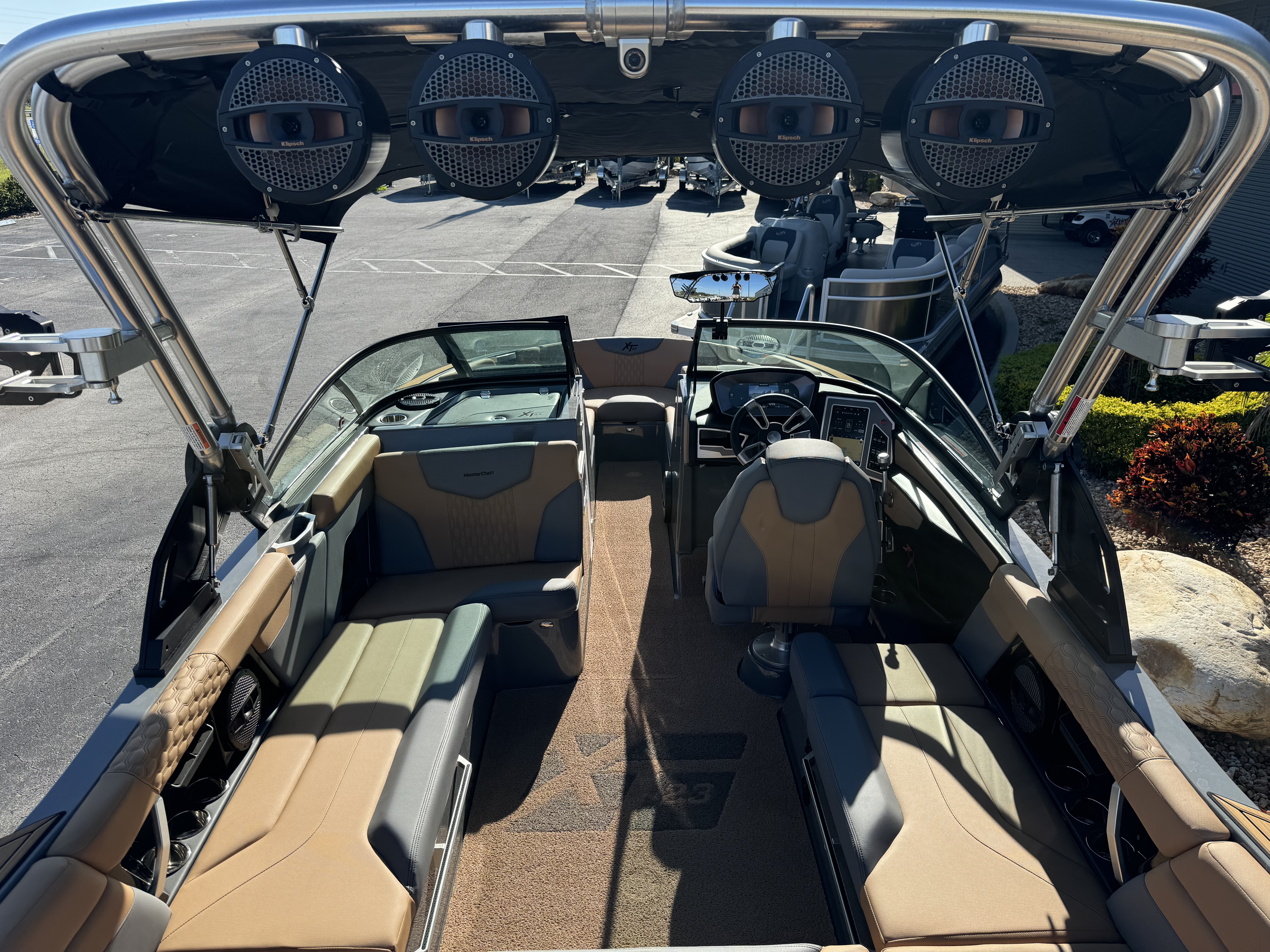 2023 MasterCraft XT23