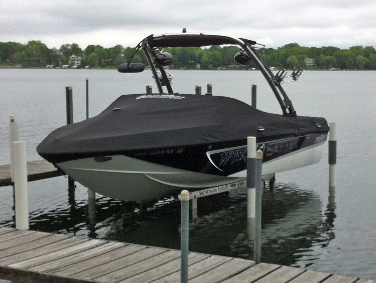 2013 Wakesetter VLX with Sunstream Lift – Loaded; (New Engine in 2022)