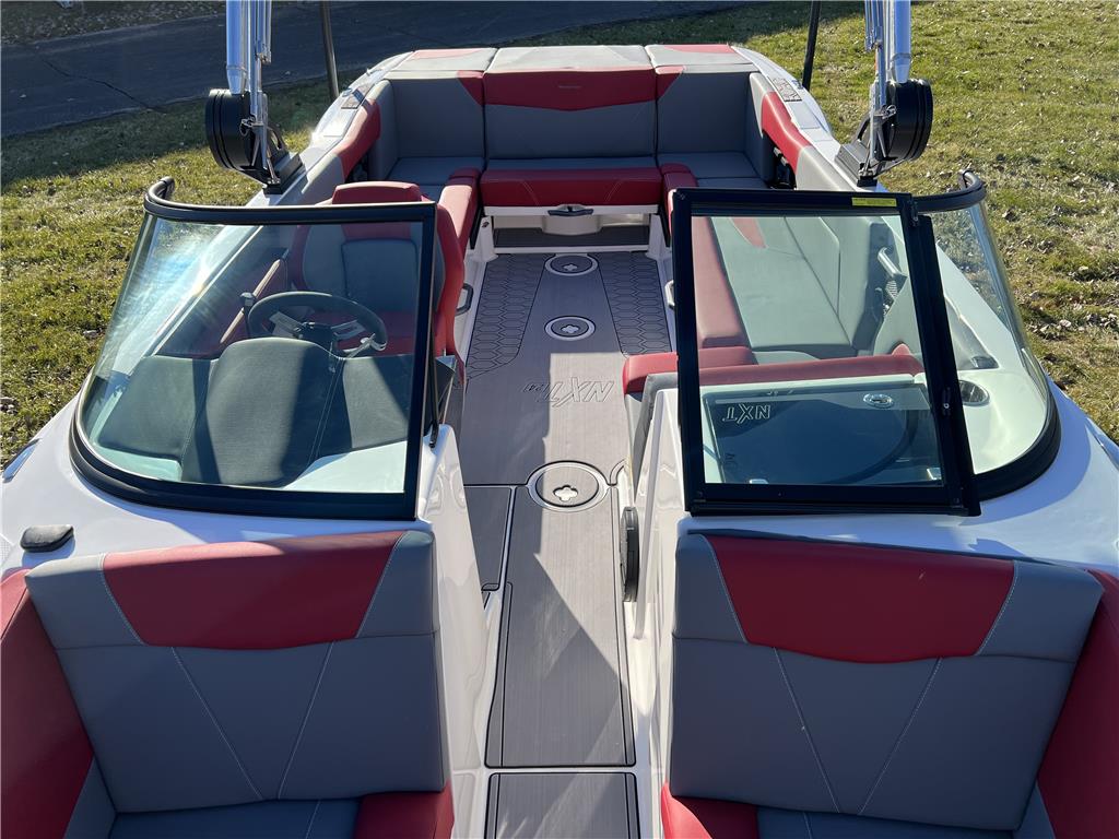boat.Title