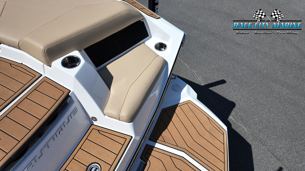 2022 Nautique S23