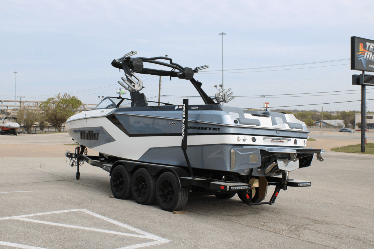 2025 Malibu 24 MXZ