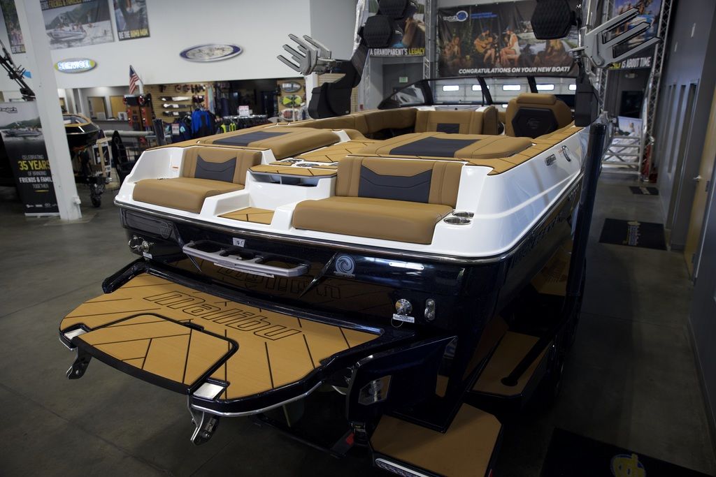 2025 Malibu Boats 23 LSV