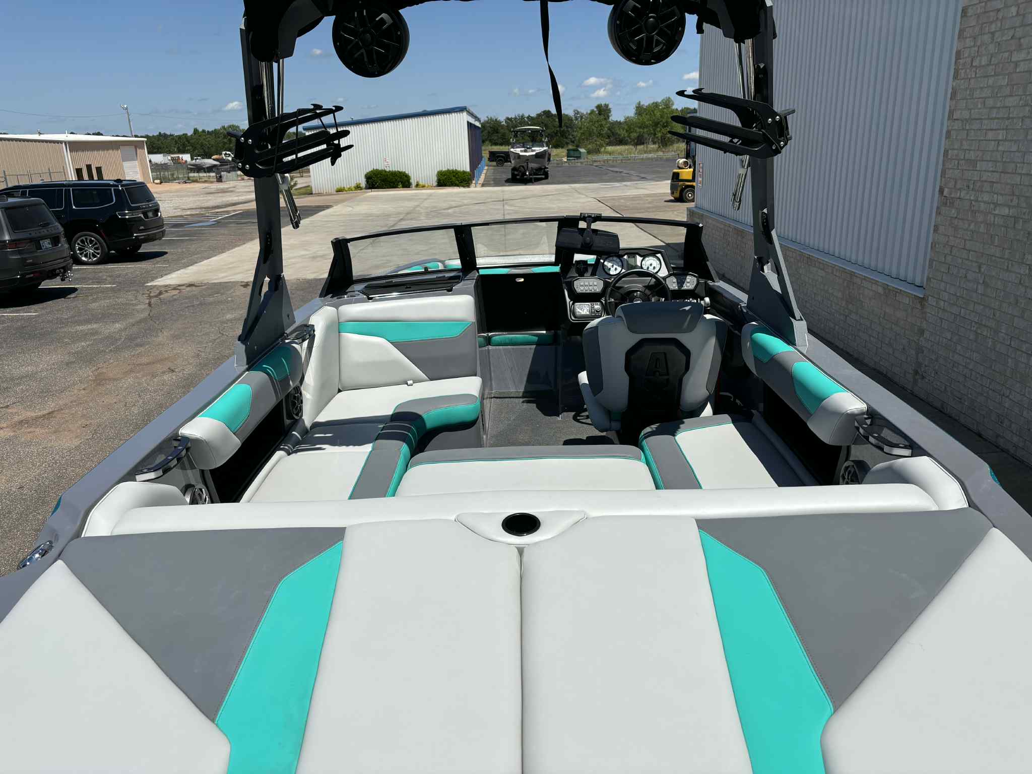2021 Axis A22