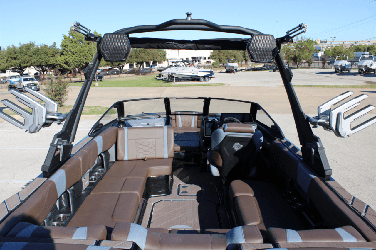 2025 Malibu 23 LSV