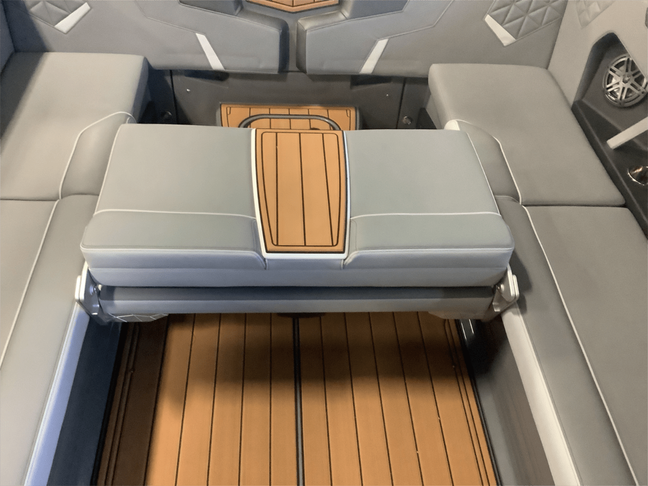 2025 Nautique GS24