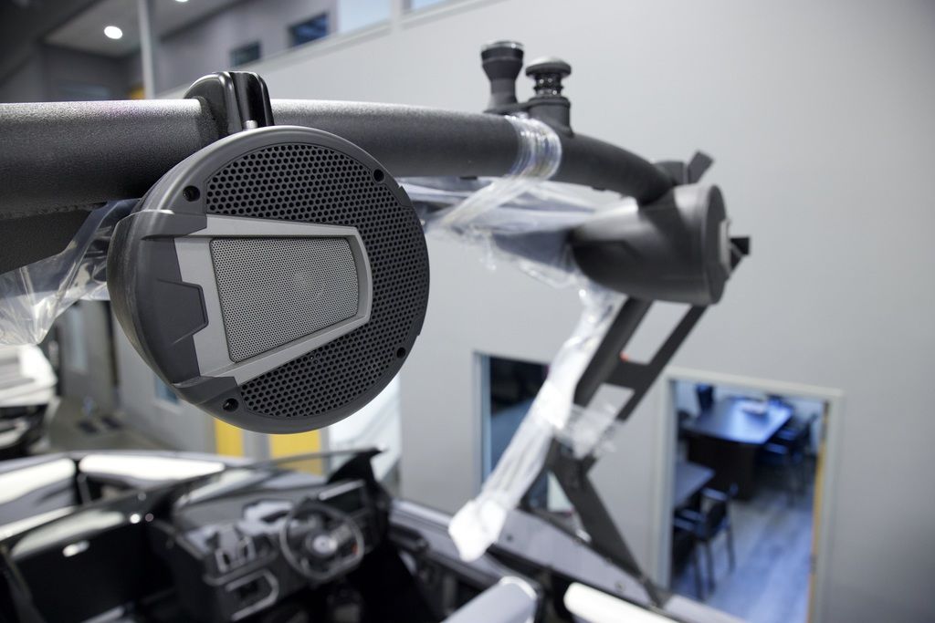 2025 Axis Wake Research T220