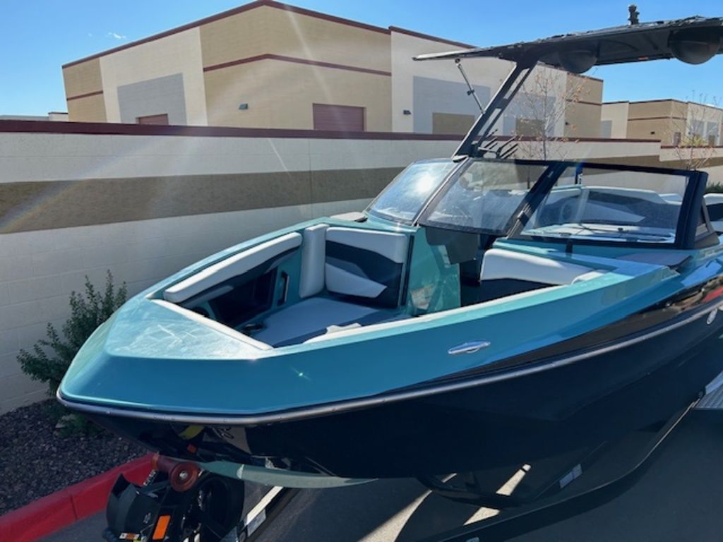 2024 Axis Wake Research T250