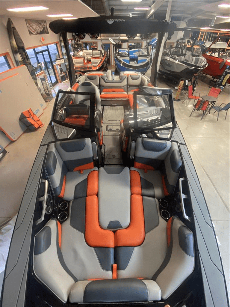 2018 Malibu Boats M235