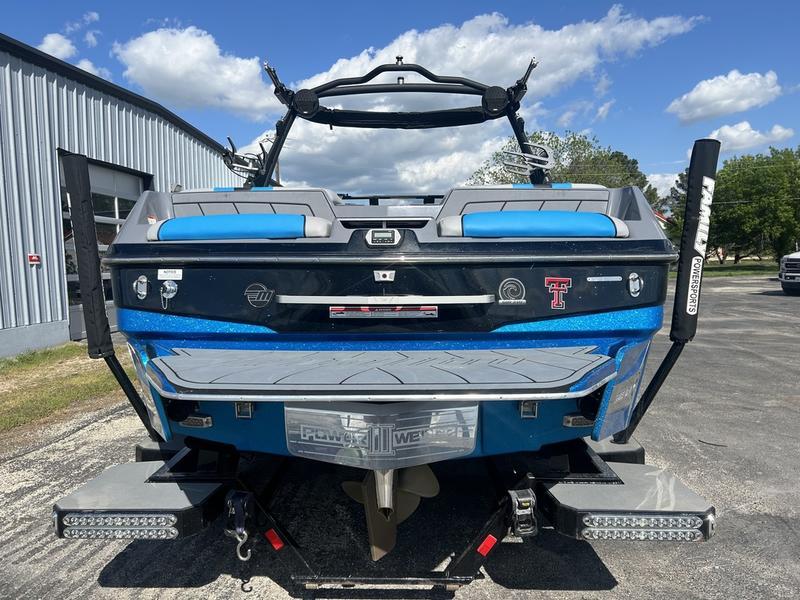 2022 Malibu 23 LSV