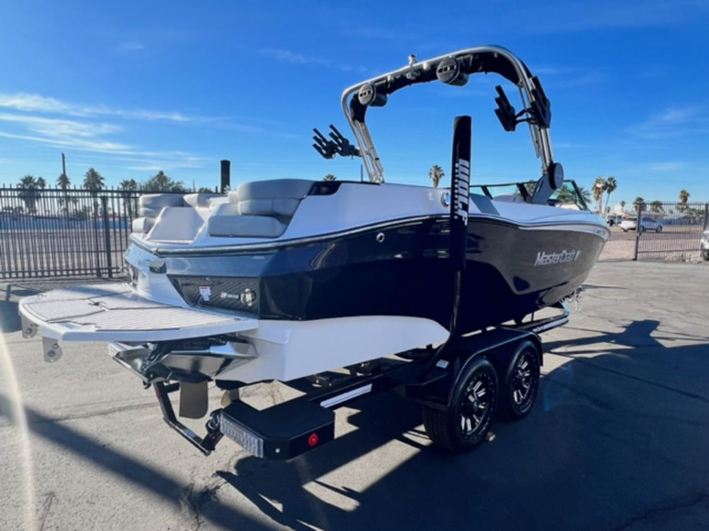 2024 Mastercraft XT24