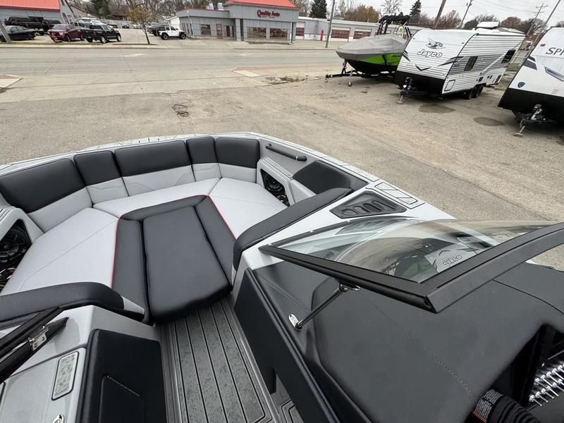 2025 Moomba Max