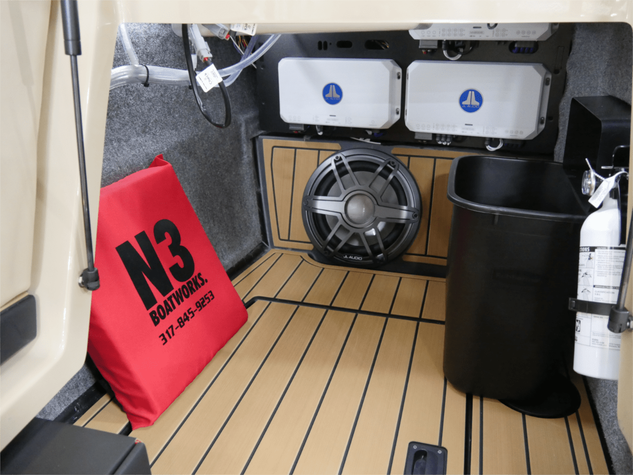 2025 Nautique G23 – Jet Black/Sahara Sand
