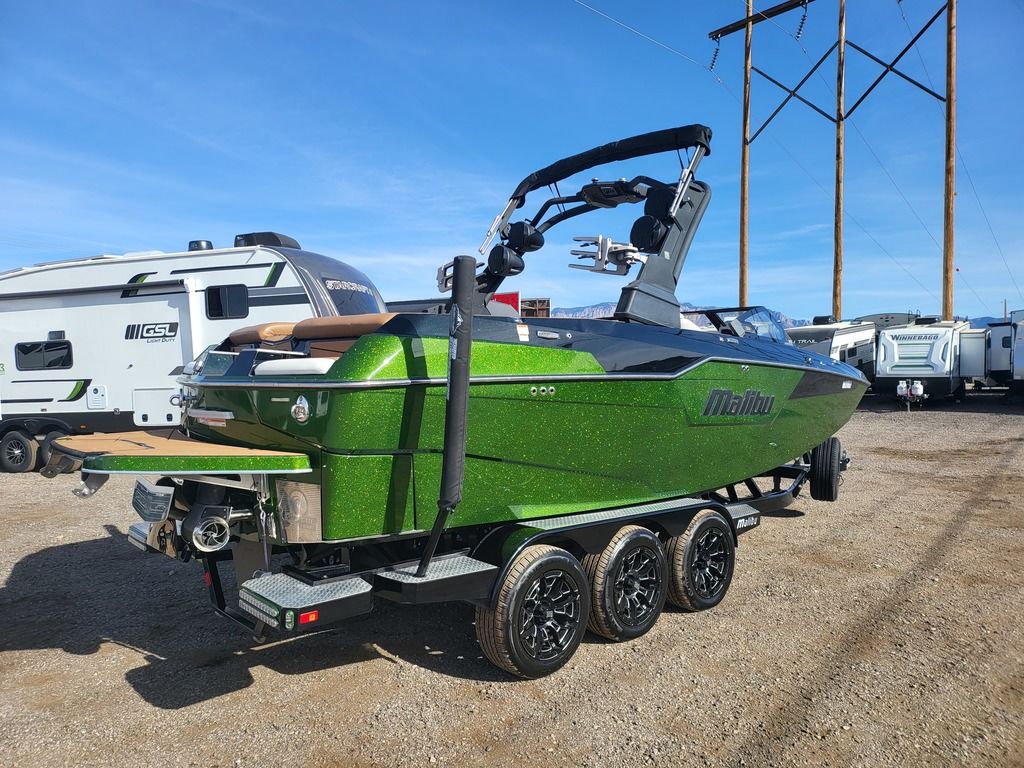 2022 Malibu Boats M240