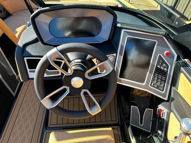 2024 MasterCraft XT24