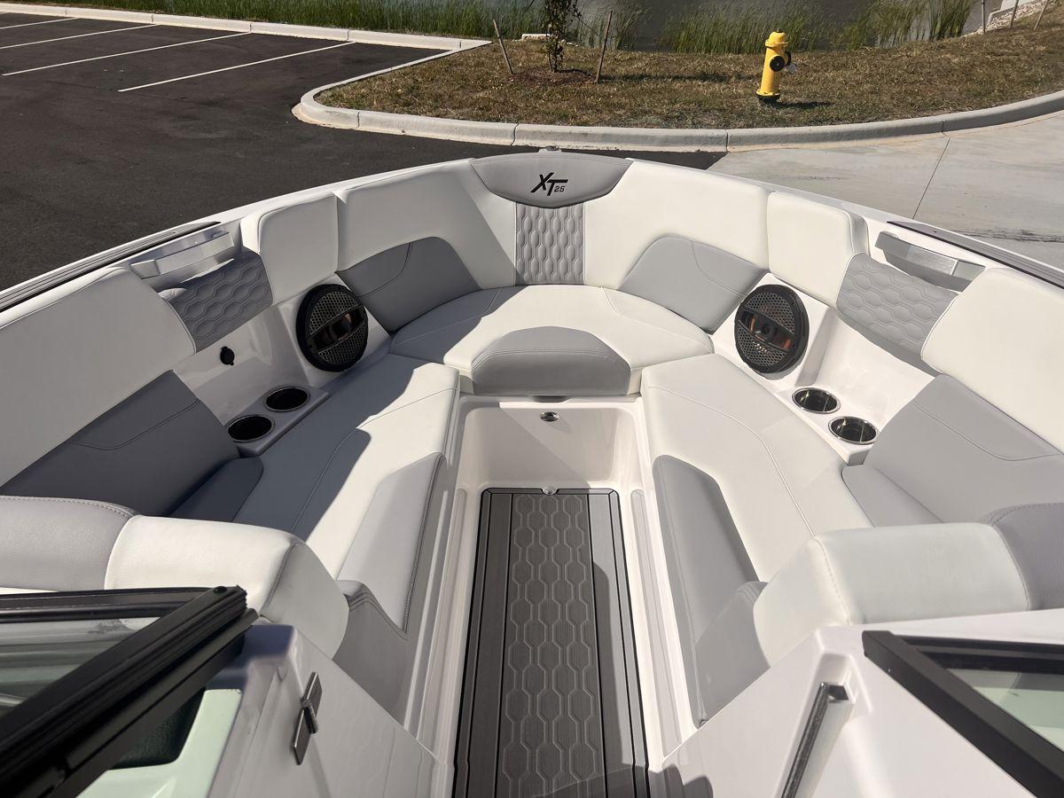 2024 MasterCraft XT25