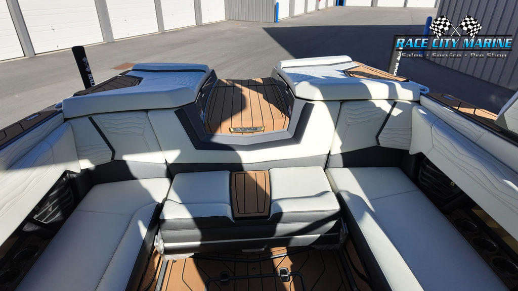 2025 Nautique G23