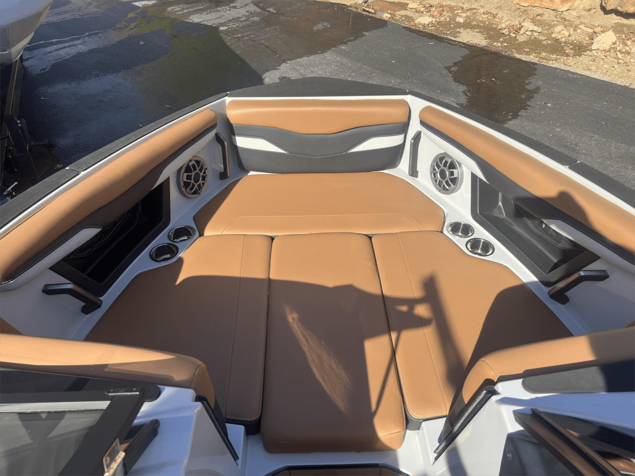 2023 Axis T250