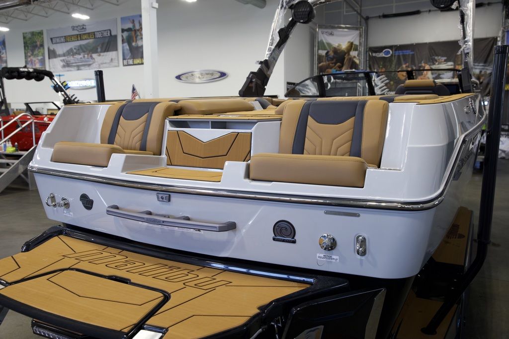 2025 Malibu Boats 25 LSV