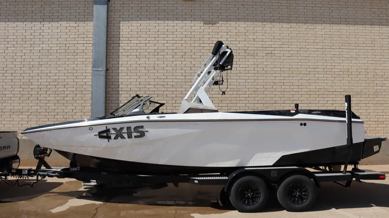 boat.Title