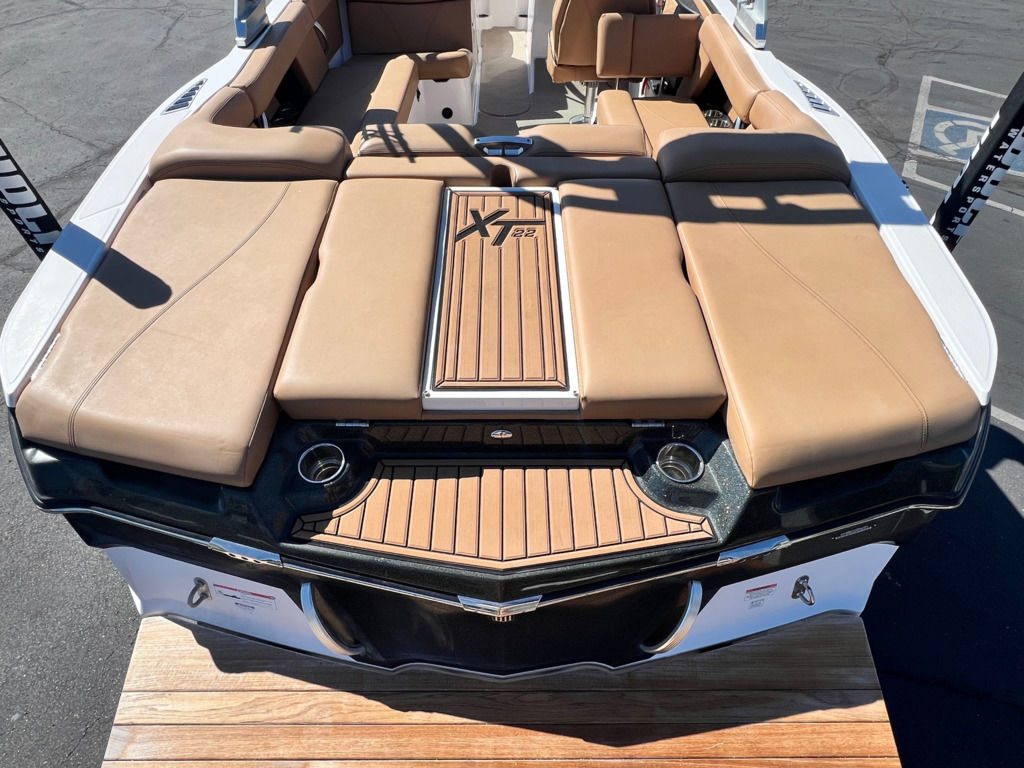 2021 Mastercraft XT22