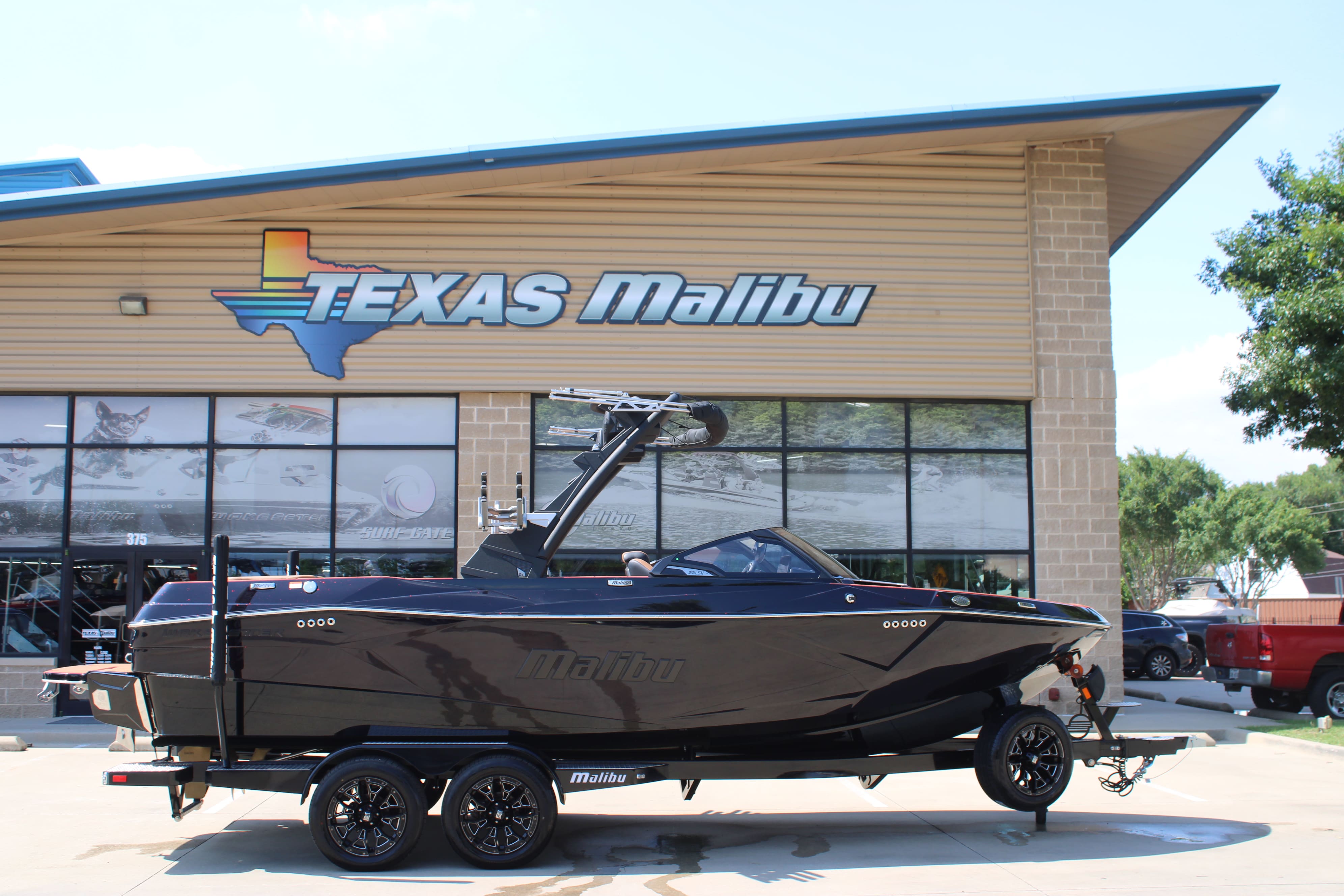 2025 Malibu 23 LSV