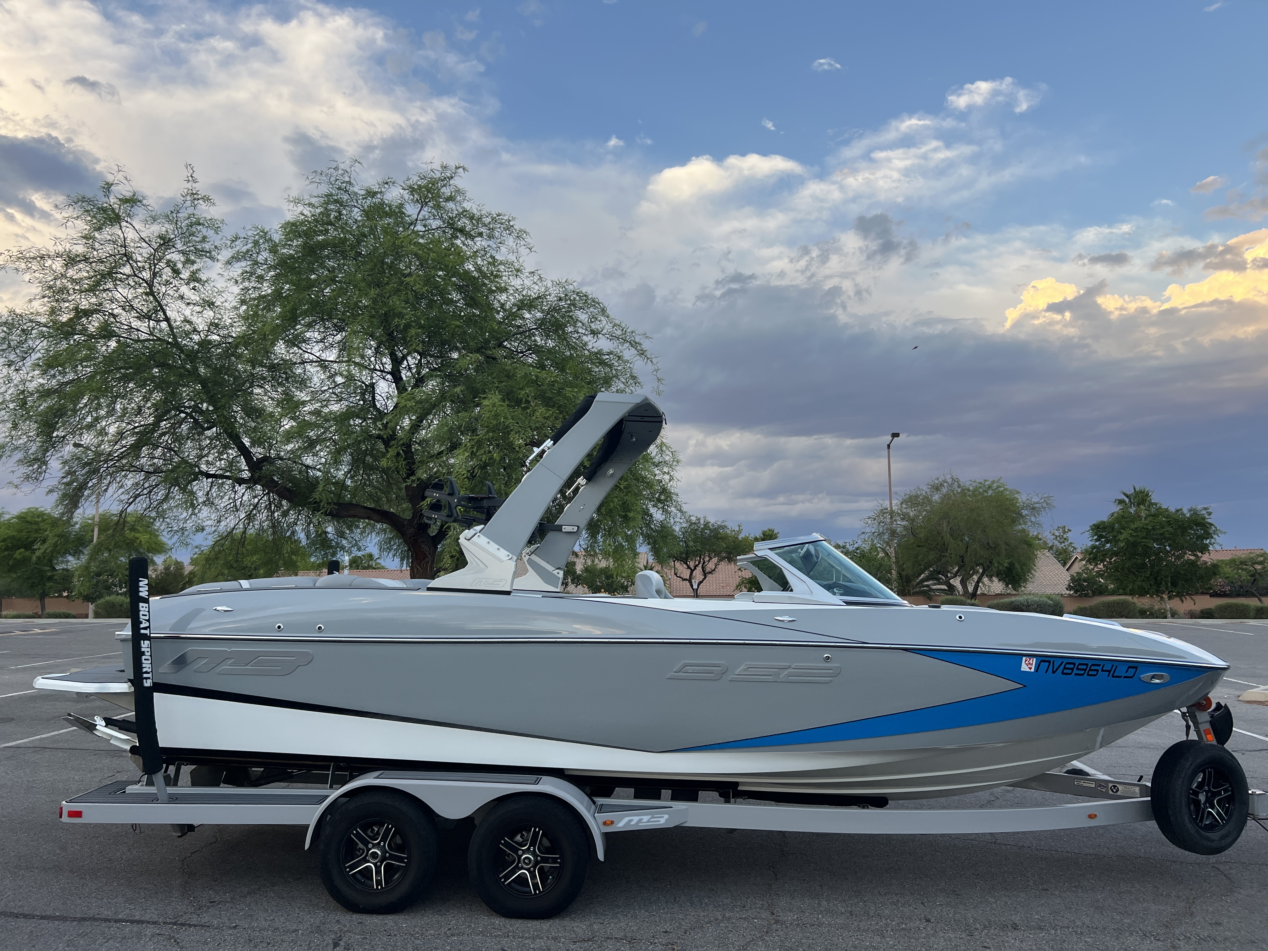 2019 MB B52 23'
