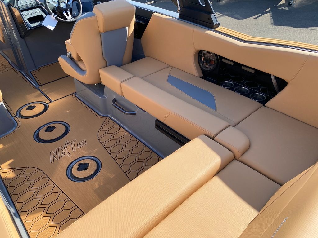 2025 MasterCraft NXT 22