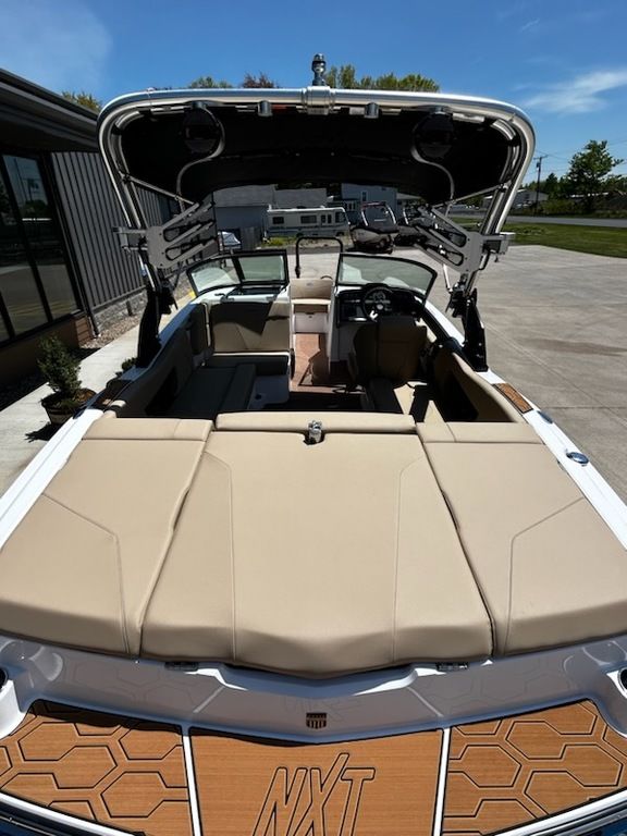 boat.Title