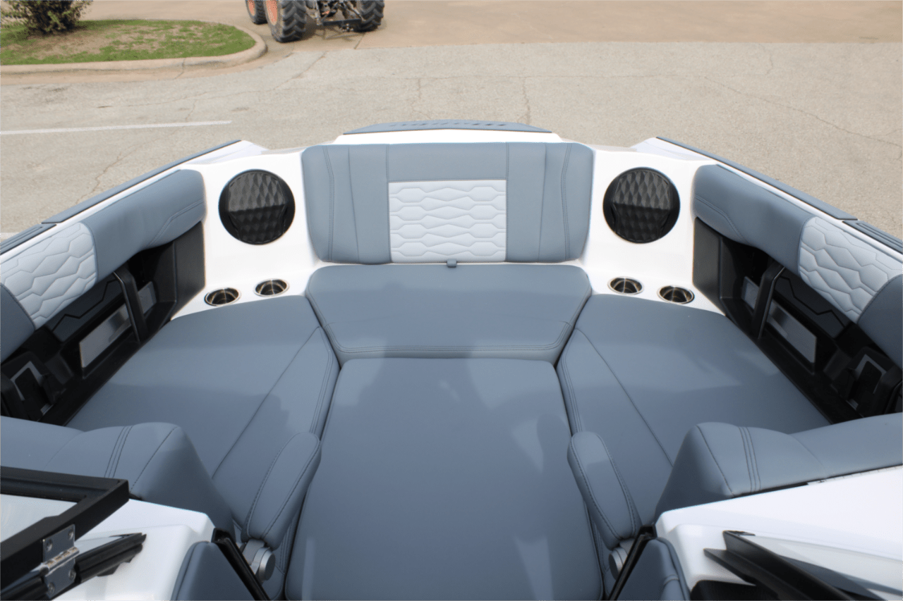 2025 Malibu 24 MXZ