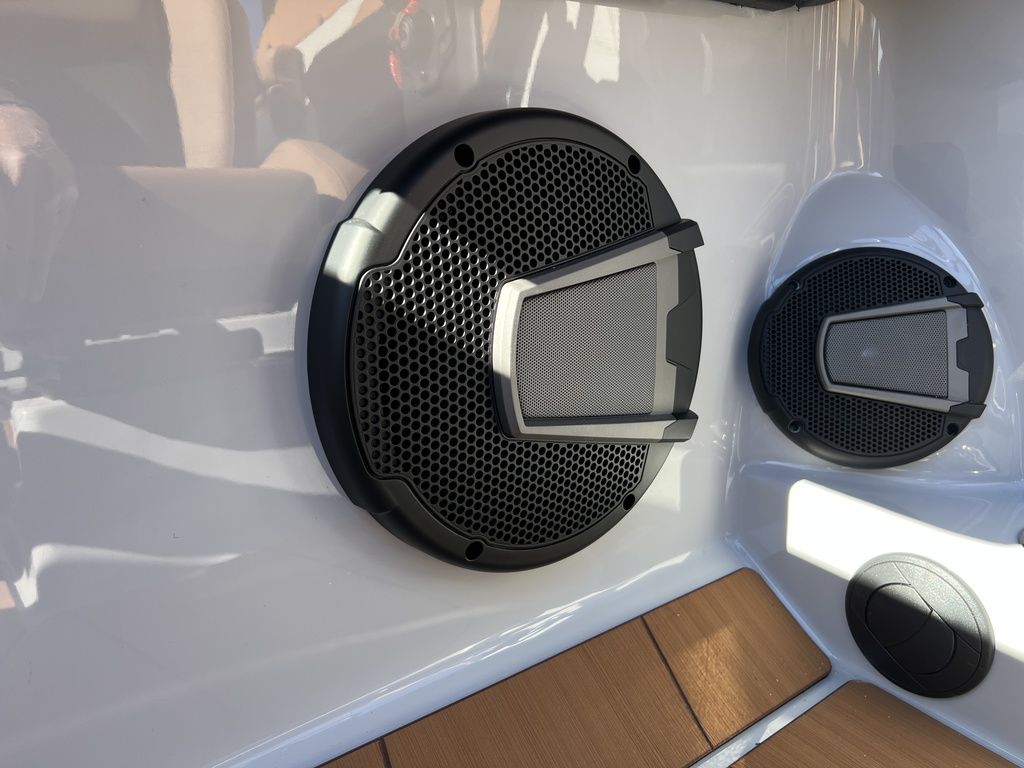 2025 Axis Wake Research A245