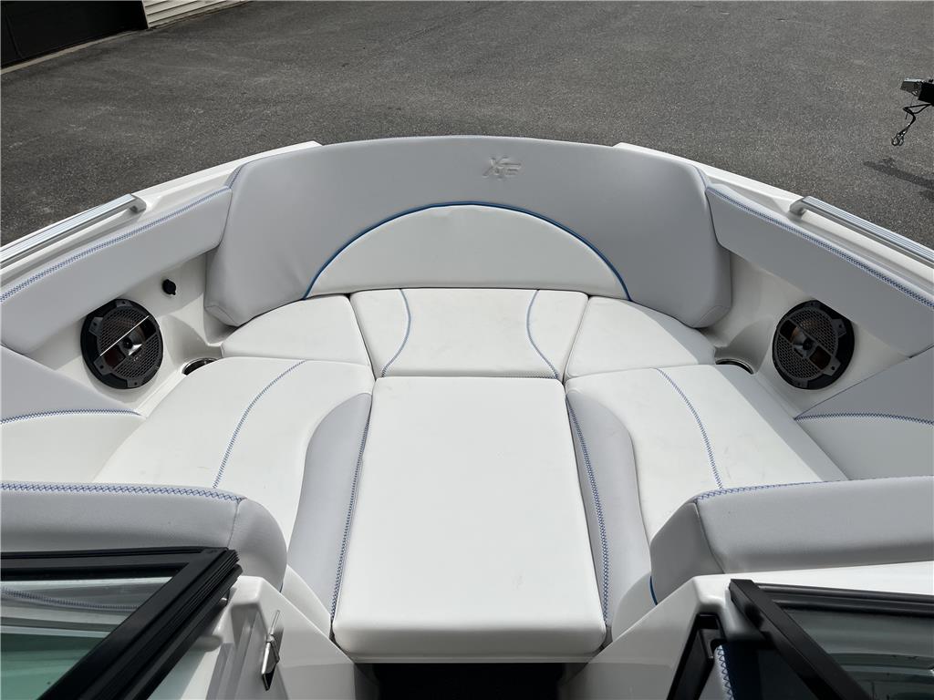 2021 MasterCraft XT22