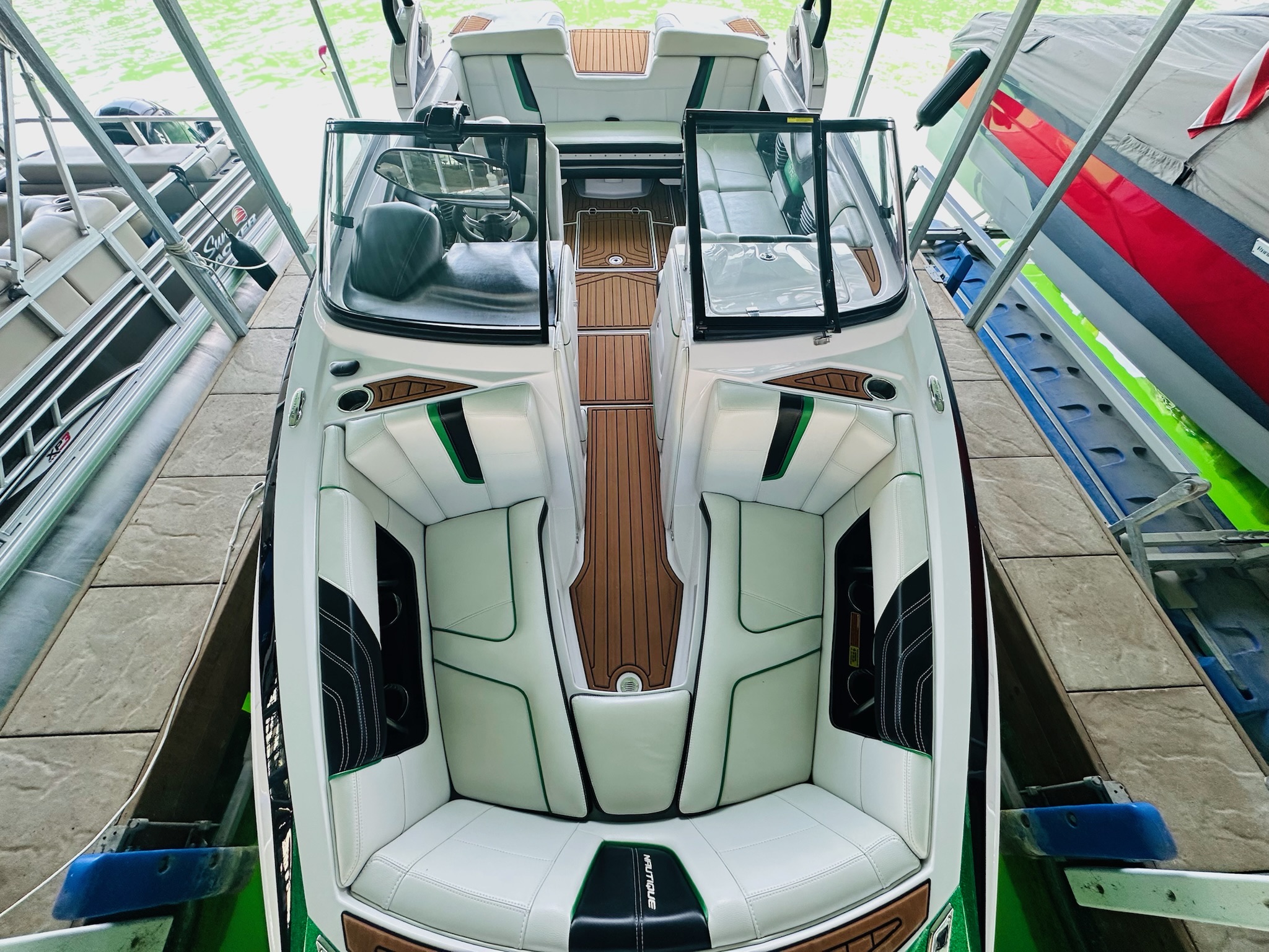 2014 Nautique G21