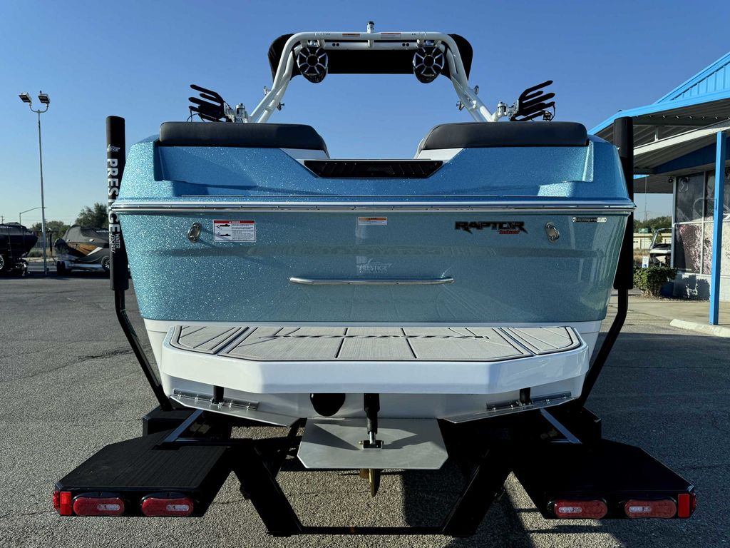 2025 MOOMBA Max