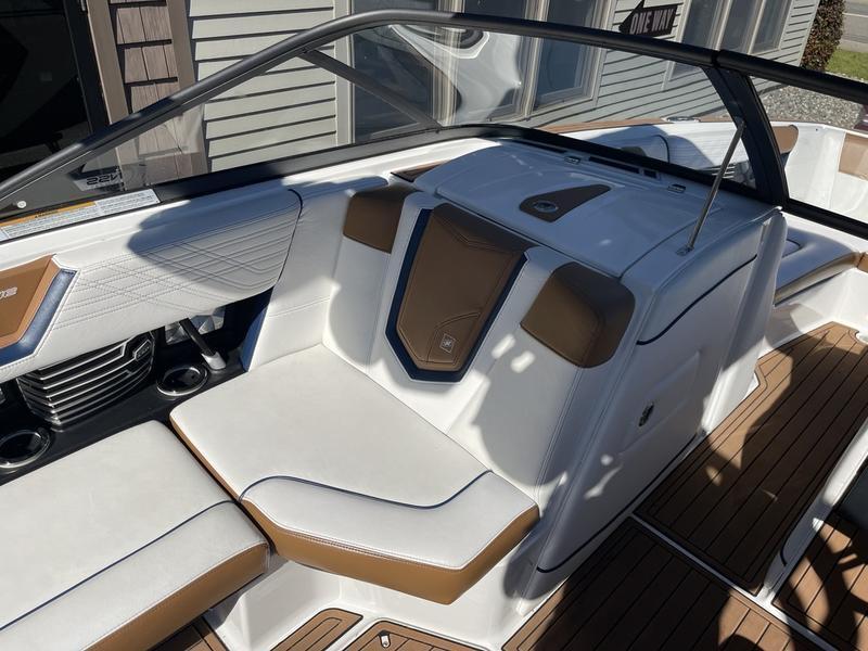 2017 Nautique G23